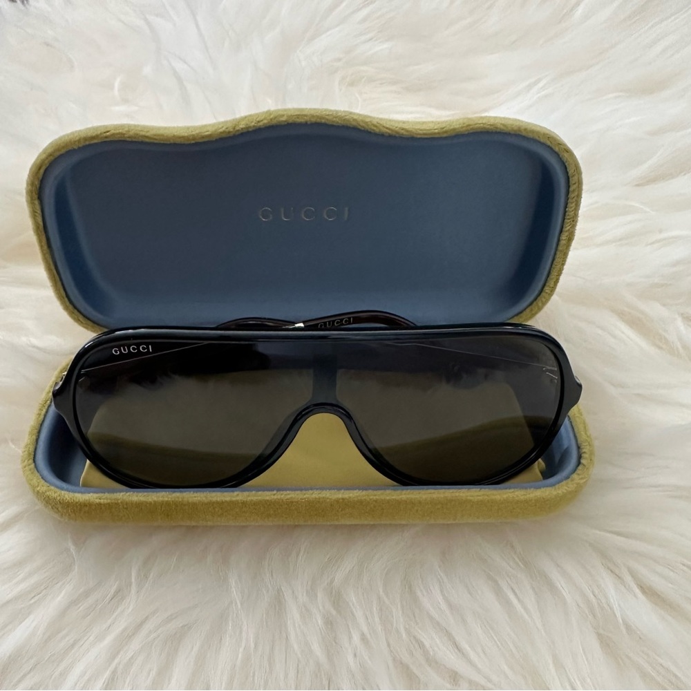 Authentic GUCCI Aviator Sunglasses